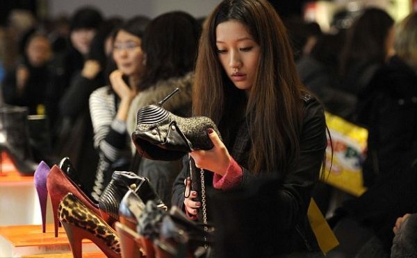 Chinese tourists drive luxury products market