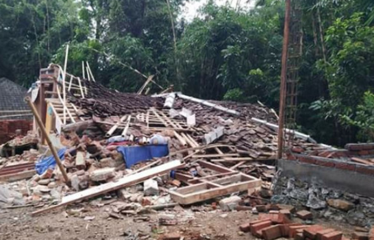 Earthquake triggered landslide on Lombok
