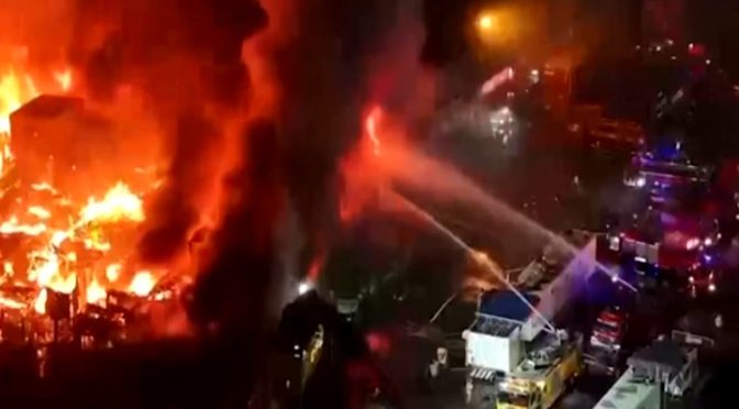 Fire Ravages Manila Slum, Displacing Thousands