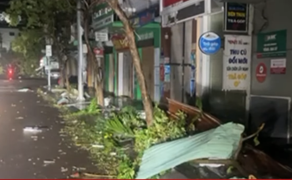 Typhoon Kalmaegi Slams Central Vietnam