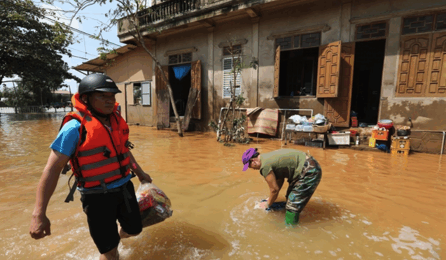 Massive Flooding Leaves Central Vietnam in Crisis